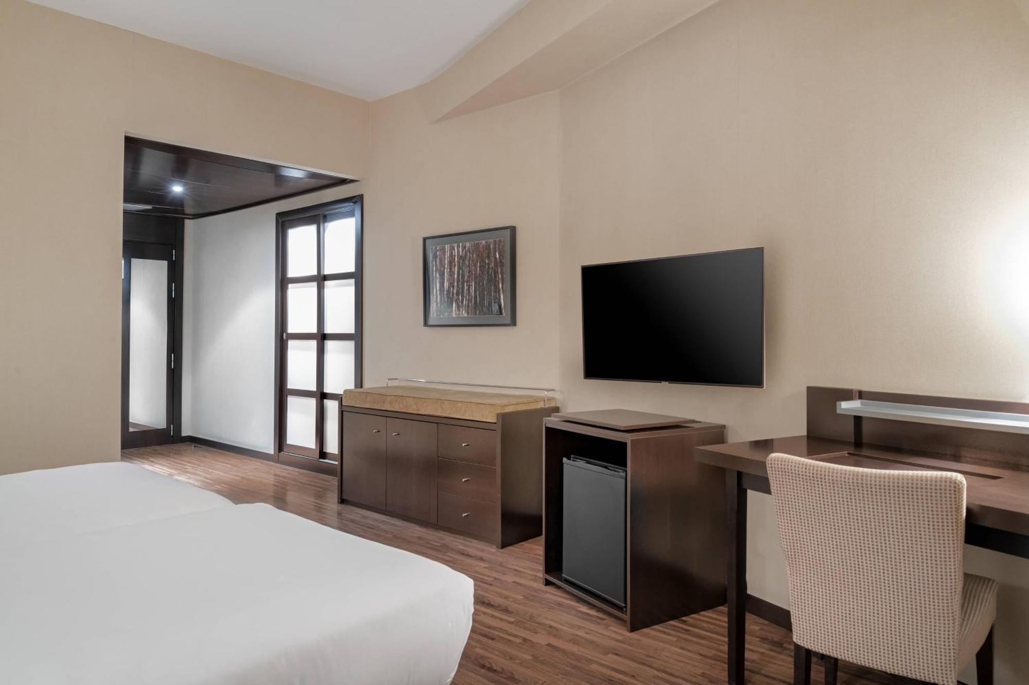 Ac Hotel Oviedo Forum By Marriott Exteriör bild