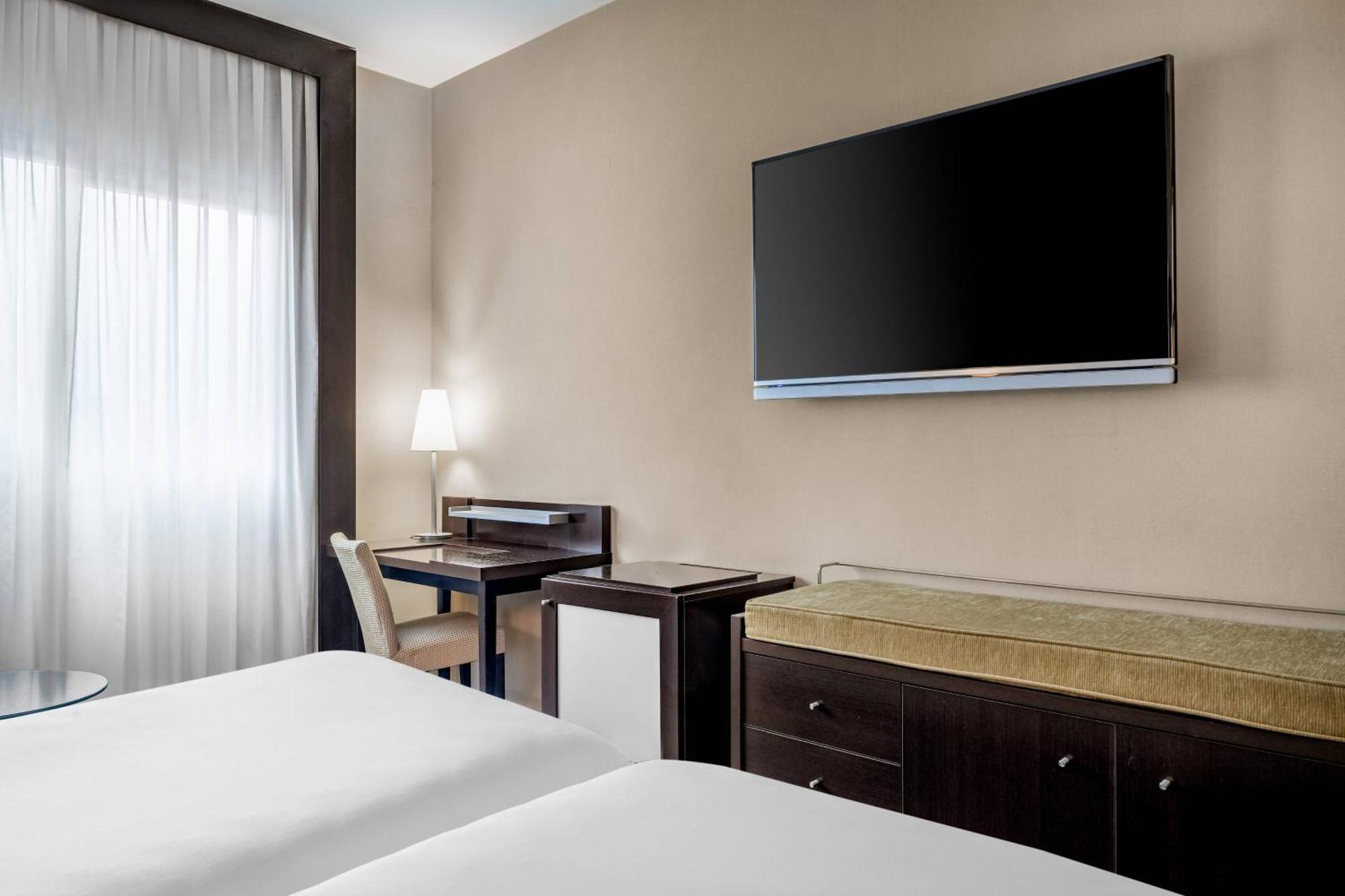 Ac Hotel Oviedo Forum By Marriott Exteriör bild
