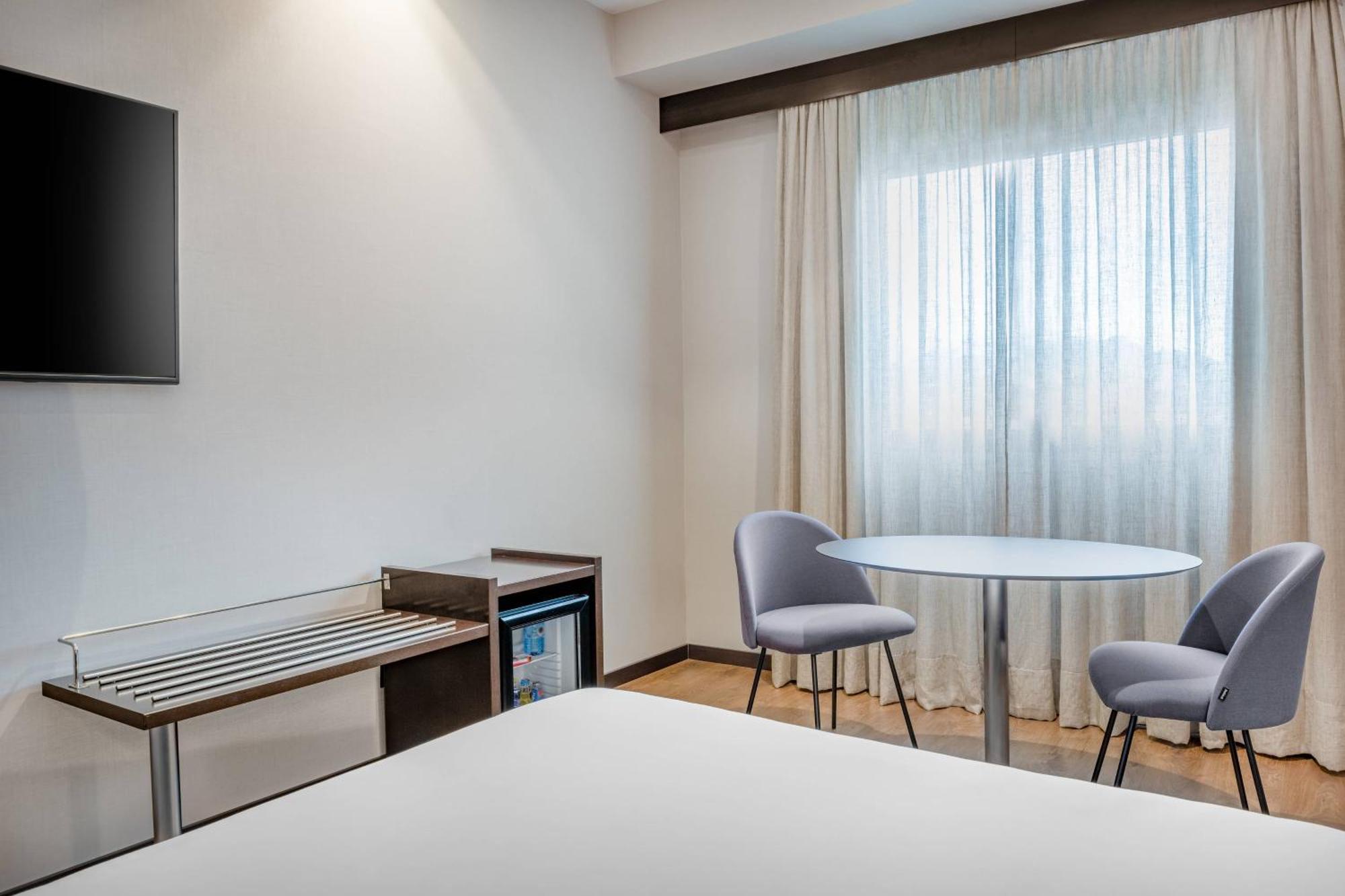 Ac Hotel Oviedo Forum By Marriott Exteriör bild